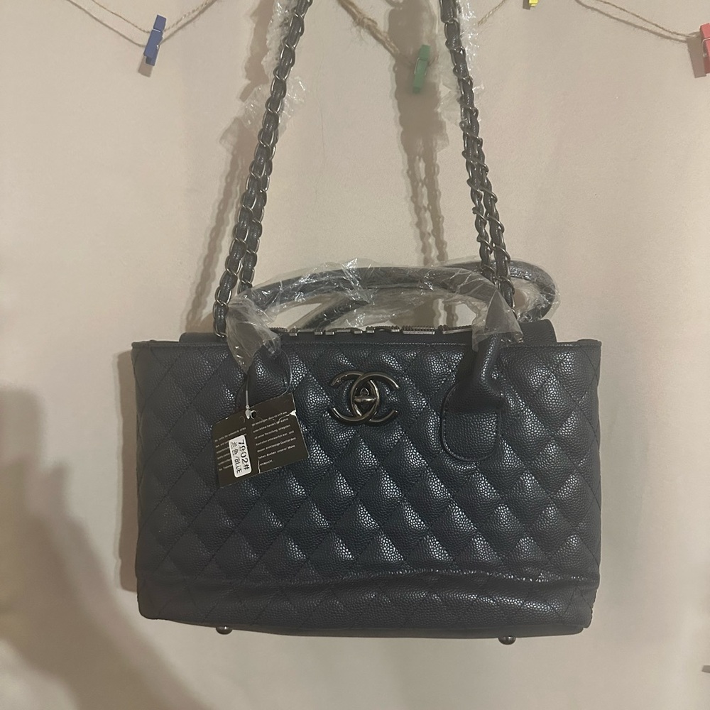 New Chic navy blue Quilted Handbag
